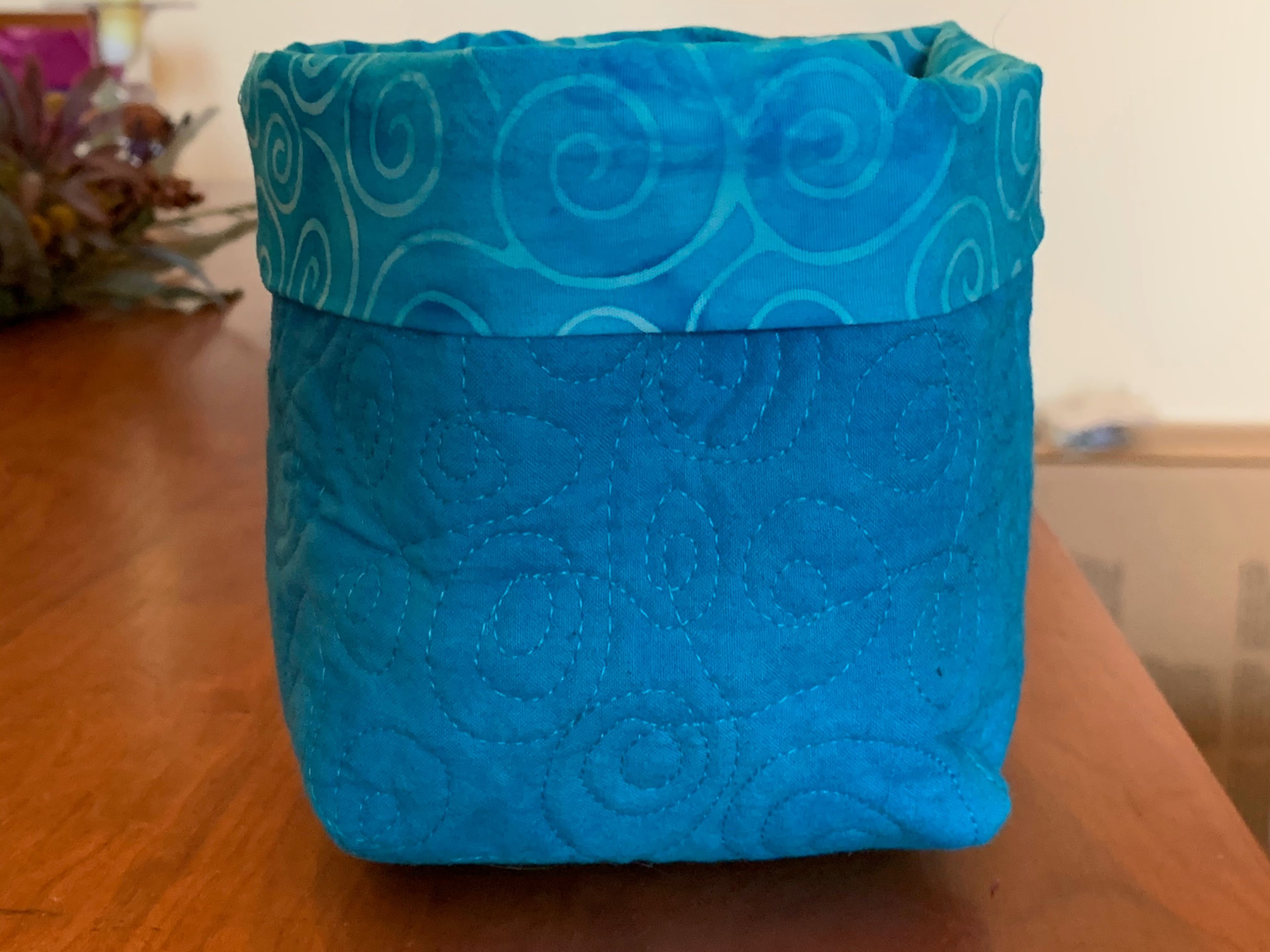 Quilted bucket